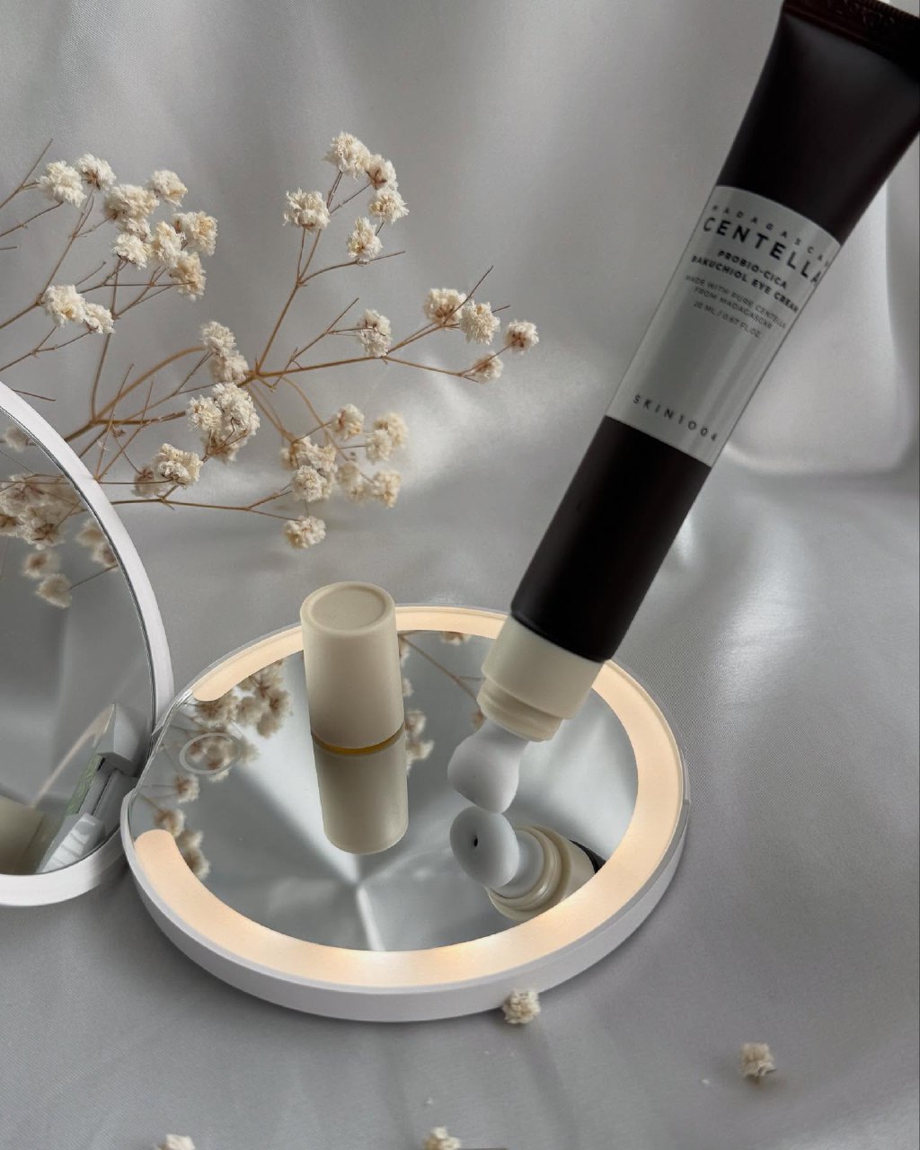 كريم العين بروبيو سيكا مع الباكوتشيول – SKIN1004 Madagascar Centella Probio-Cica Bakuchiol Eye Cream