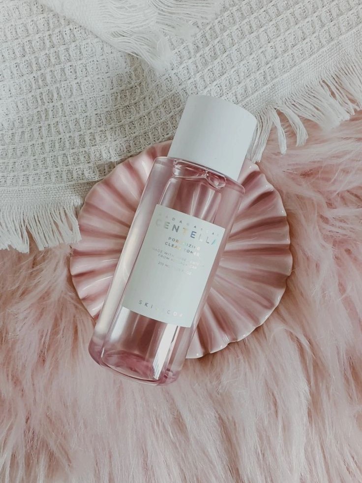 تونر تنقية وشد المسام بخلاصة السينتيلا – SKIN1004 Madagascar Centella Poremizing Clear Toner