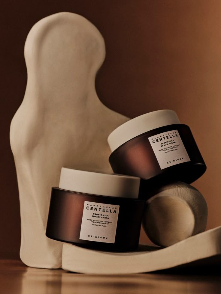 كريم بروبيو سيكا المغذي لترميم وتقوية حاجز البشرة – SKIN1004 Madagascar Centella Probio-Cica Enrich Cream